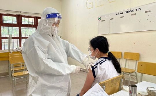 Tăng hạn dùng thêm 3 tháng vaccine Pfrizer để tiêm cho người 12 tuổi trở lên