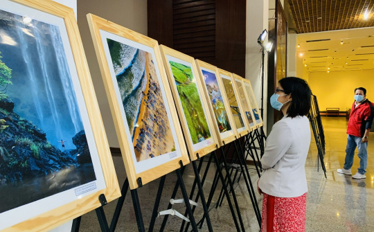 Liên hoan ảnh nghệ thuật  "Đất nước - Con người Nam Trung Bộ và Tây Nguyên"