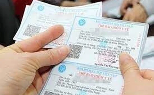 Năm 2022 cấp thẻ BHYT cho người  thuộc diện chính sách chuẩn nghèo tiếp cận đa chiều