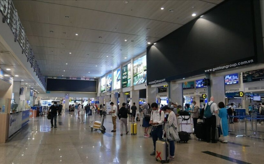 Hàng không lên kế hoạch tăng cường bay đêm phục vụ khách đi lại dịp Tết