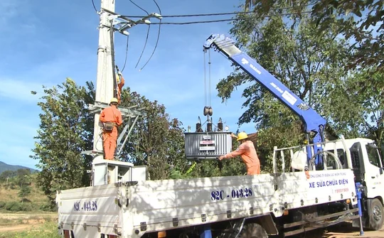 Ngành điện lực Kom Tum nâng cấp các trạm biến áp 