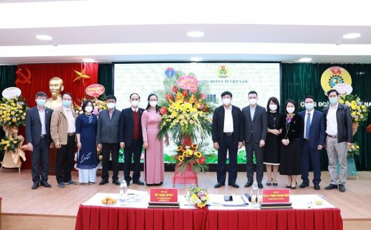 Công đoàn Y tế đồng hành cùng cán bộ tuyến đầu chống dịch