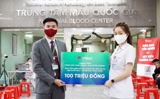 VPBank trao tặng 100 triệu đồng, hỗ trợ bệnh nhi khó khăn tại Viện Huyết học và Truyền máu TW