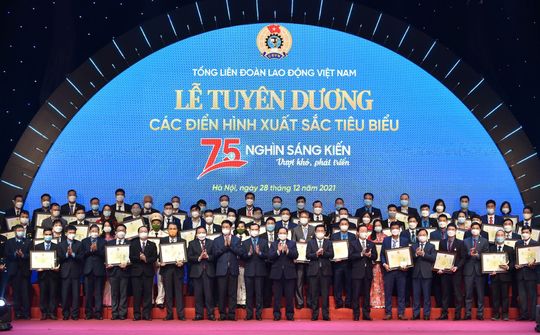 Tuyên dương “75 nghìn sáng kiến vượt khó, phát triển”