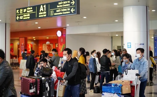 Hà Nội yêu cầu người nhập cảnh đã tiêm đủ vắc-xin tự cách ly tại nơi lưu trú 3 ngày