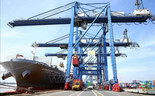 Toàn cảnh kinh tế Việt Nam năm 2021: Ấn tượng qua những con số