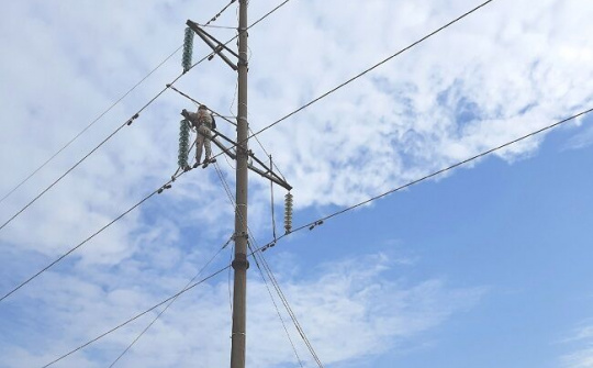 Đội Quản lý vận hành cao thế (PC Nam Định) tăng cường củng cố lưới điện 110kV 