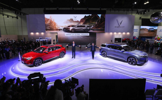 Sắp IPO tại Mỹ, Vingroup chuyển toàn bộ cổ phần VinFast sang công ty con tại Singapore