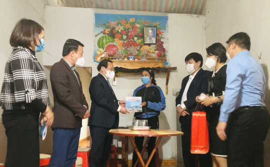 Thái Nguyên: Tặng 5.600 thẻ bảo hiểm y tế cho người nghèo