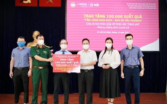 MB và Viettel tặng 100.000 suất quà tới người dân TP. Hồ Chí Minh
