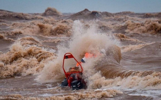 IMO trao giải thưởng "hành động đặc biệt dũng cảm" cho ông Trần Văn Khôi, Trung tâm phối hợp tìm kiếm cứu nạn hàng hải Việt Nam