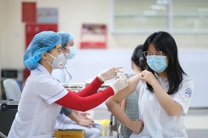 Thần tốc thực hiện chiến dịch tiêm chủng vaccine phòng COVID-19