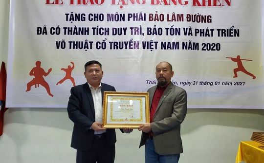 Thái Nguyên: Môn phái Bảo Lâm Đường đón nhận bằng khen của Liên đoàn Võ thuật cổ truyền Việt Nam