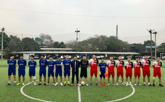 Sức khỏe Cộng đồng giao lưu bóng đá tri ân khách hàng và gây quỹ từ thiện