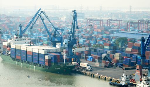 Báo Malaysia: Chỉ Việt Nam tăng trưởng xuất khẩu trong năm 2020
