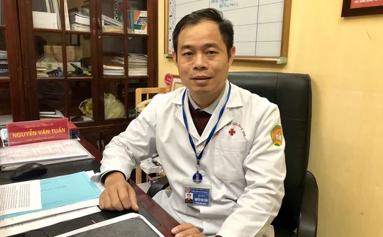 TS.BS Nguyễn Văn Tuấn - Tô sáng hai màu áo người bác sỹ quân y