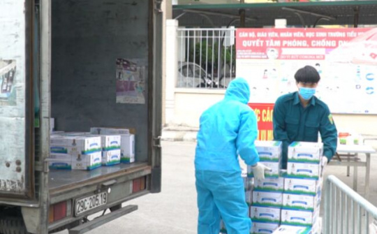 Vinamilk tặng sữa, quà tết cho hơn 800 trẻ em năm nay đón Tết trong nơi cách ly