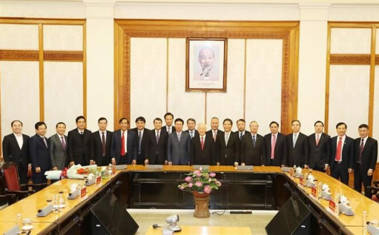 Tổng Bí thư, Chủ tịch nước Nguyễn Phú Trọng trao Quyết định phân công Ủy viên Bộ Chính trị