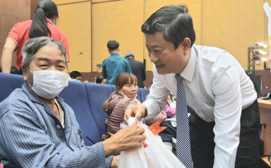 Bình Dương: Mang Tết đến mọi nhà