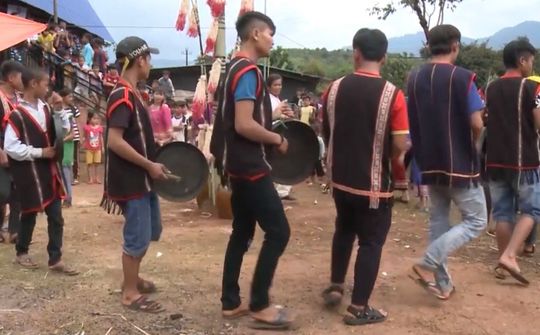 Lễ cúng lúa mới của người “Xơ Đăng” ở Kon Tum