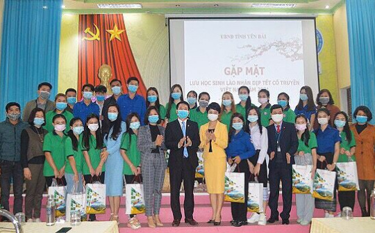 Yên Bái: Gặp mặt, tặng quà Tết lưu học sinh Lào nhân dịp Tết Nguyên đán 2021