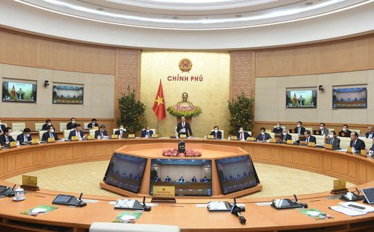 Không có tư tưởng cầm chừng, ỷ lại, chờ đợi lúc ''giao thời''