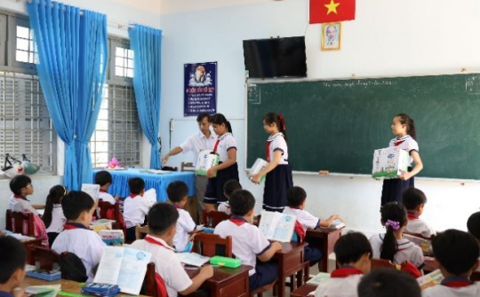 Sữa học đường được triển khai cho trẻ em tại nhiều tỉnh Đồng bằng sông Cửu Long