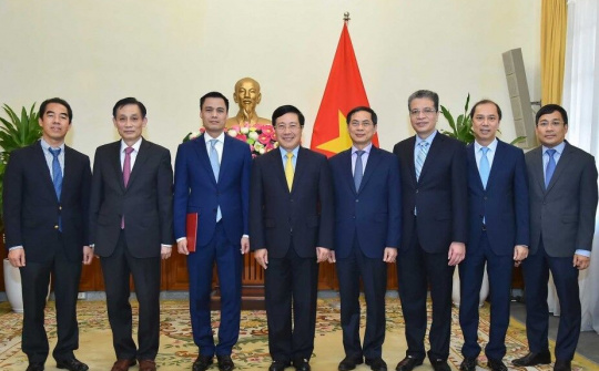 Công bố quyết định của Thủ tướng Chính phủ về công tác cán bộ