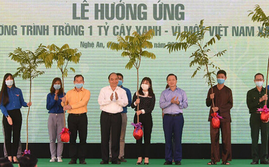 Thủ tướng dự Lễ hưởng ứng chương trình trồng 1 tỷ cây xanh tại Nghệ An