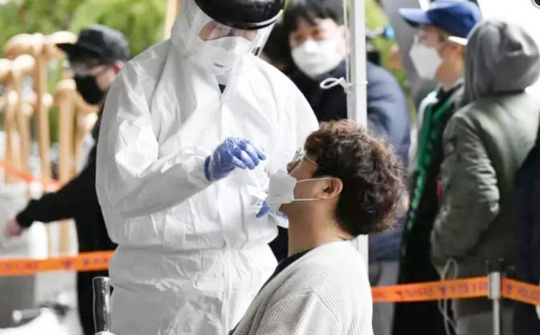 Lao động Việt Nam tại Hàn Quốc được xét nghiệm miễn phí Covid-19