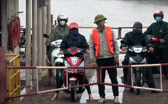Bến phà, bến khách ngang sông ở Hải Dương hoạt động trở lại