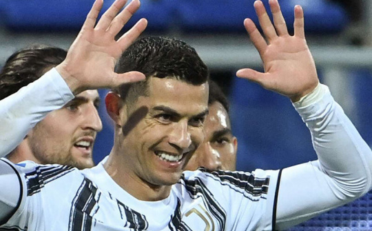 Vượt Pele, hành trình phi thường của Ronaldo chưa dừng lại