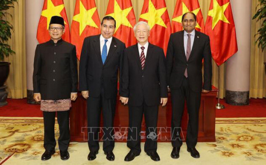 Tổng Bí thư, Chủ tịch nước Nguyễn Phú Trọng tiếp các Đại sứ đến trình Quốc thư