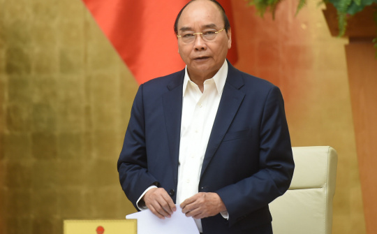 Thủ tướng yêu cầu nghiên cứu 'hộ chiếu vaccine', mở lại đường bay quốc tế