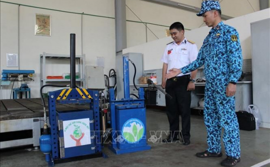 Sáng kiến máy ép rác thủy lực của người lính Hải quân