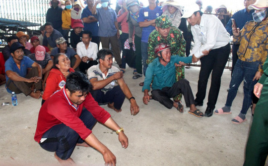 Đưa 47 ngư dân gặp nạn trên biển vào bờ an toàn