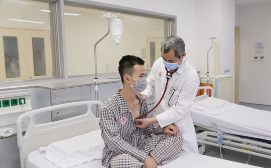 Cứu thành công bệnh nhân bị dị vật kim khí bắn vào ngực trái