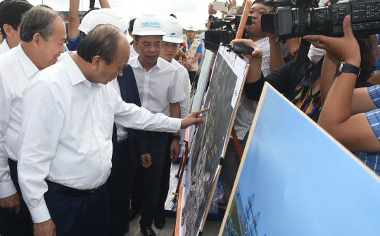 Thủ tướng Nguyễn Xuân Phúc kiểm tra “cửa ngõ giao thương phía Nam”
