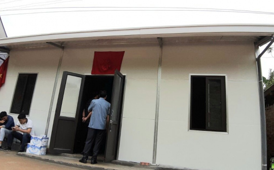 Niềm vui đến với các hộ nghèo, hộ khó khăn về nhà ở tại huyện Mường Lát