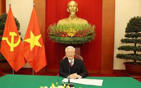 Tổng Bí thư, Chủ tịch nước Nguyễn Phú Trọng điện đàm với Thủ tướng Nhật Bản Xư-ga Y-ô-si-hi-đê
