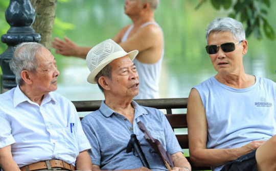 Hai phương án tăng lương hưu và trợ cấp xã hội