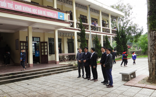 Thẩm định đạt chuẩn nông thôn mới tại xã Vạn Xuân