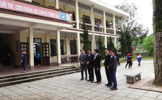Thẩm định đạt chuẩn nông thôn mới tại xã Vạn Xuân
