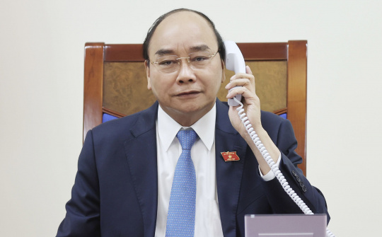 Thủ tướng Nguyễn Xuân Phúc điện đàm với Tổng thống Chile