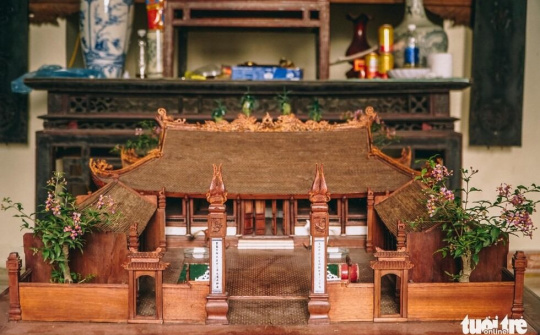 Độc đáo mô hình đình làng bằng gỗ gụ nhỏ nhất Việt Nam