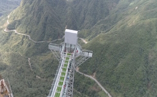 Cầu kính Rồng Mây Lai Châu - Điểm đến lý tưởng và thú vị của Tây Bắc