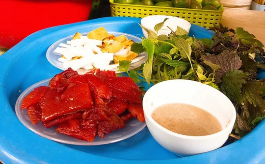 Sứa đỏ, món ăn “giải nhiệt” được ví như sashimi phiên bản Việt