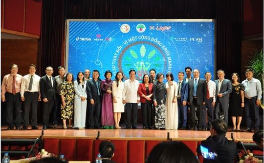 Chương trình “2021 Sự thay đổi – Vì một cộng đồng khỏe mạnh hơn”