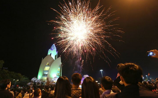 Khánh Hòa: Tổ chức 02 điểm bắn pháo hoa nhằm kích cầu du lịch
