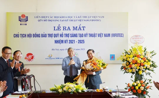 TSKH Phan Xuân Dũng làm Chủ tịch Qũy Vifotec